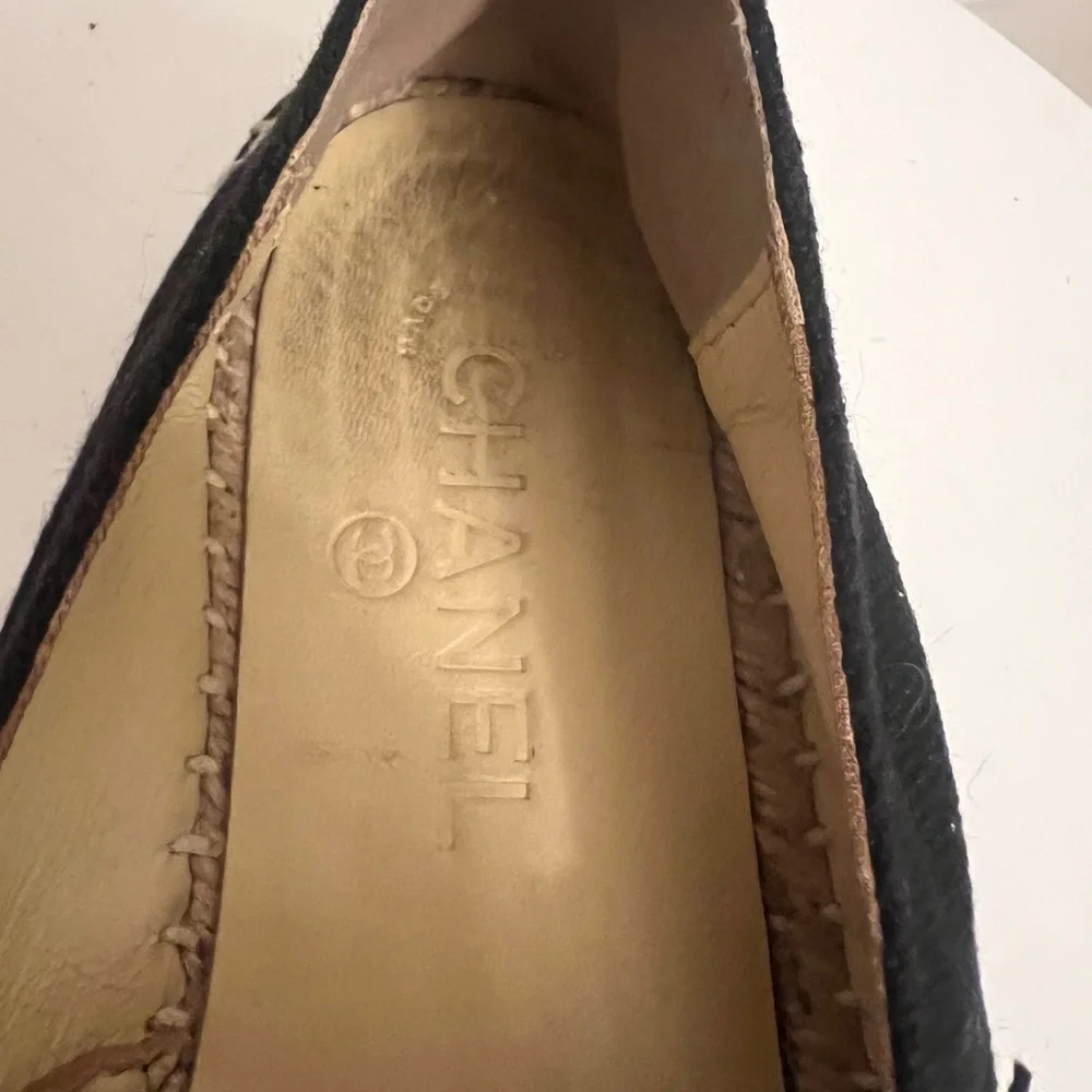 Chanel logo Black Espadrilles. Great condition. Size 36.